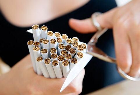 Cessazione decisiva delle sigarette senza pillole e cerotti